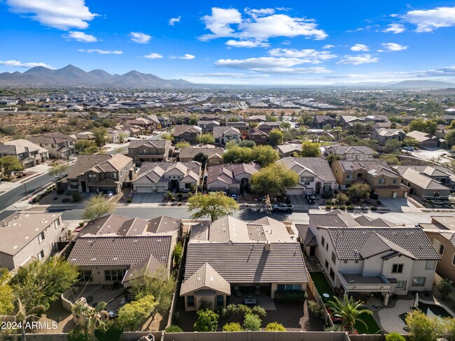 Building Photo - 2122 W Red Range Way