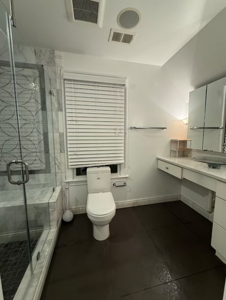 Building Photo - 7718 Shreve Rd