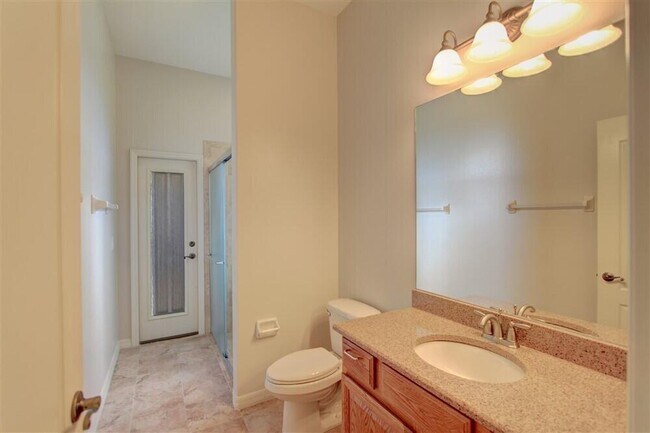 Building Photo - 1185 Dromin Ln