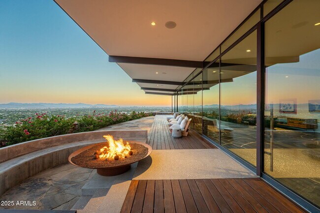 Building Photo - 4925 E Red Rock Dr