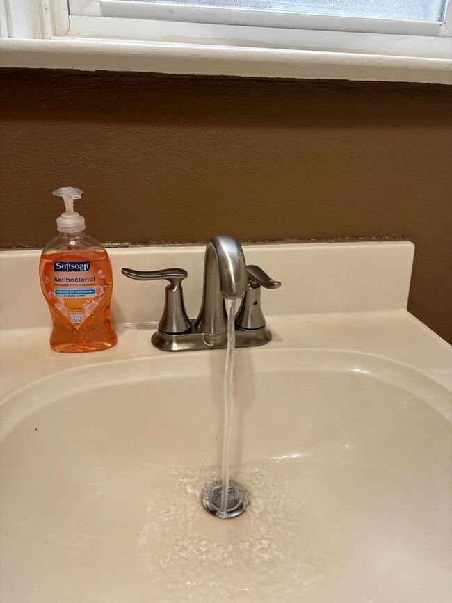 Building Photo - Completedly Remodeled 2+ Bedroom Home