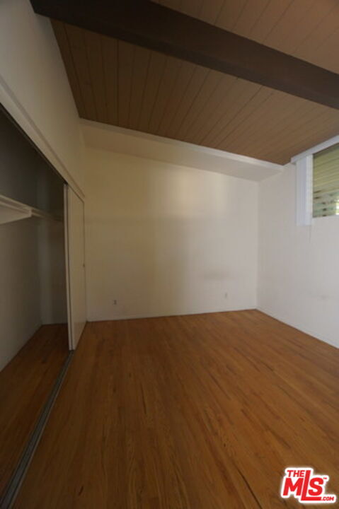 Building Photo - 11131 Rose Ave