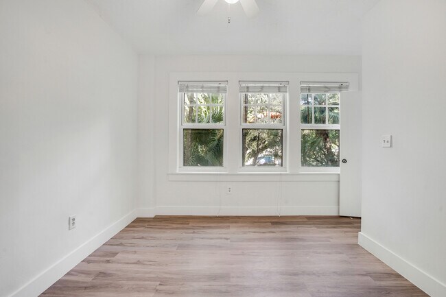 Building Photo - 536 14th St