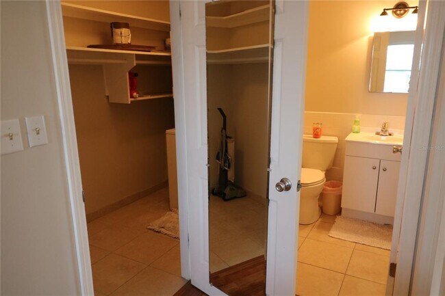 Building Photo - 4347 Tahitian Gardens Cir
