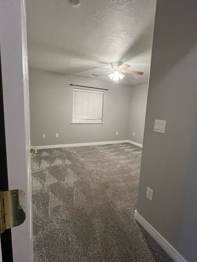 Building Photo - 510 Gwen Loop