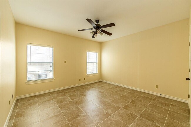 Building Photo - 9804 Cantera Ct