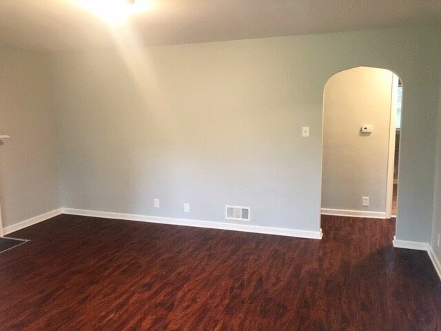 Building Photo - EAST SIDE 2 BEDROOM/2 BATH ALL BRICK RANCH AVAILABLE NOW!