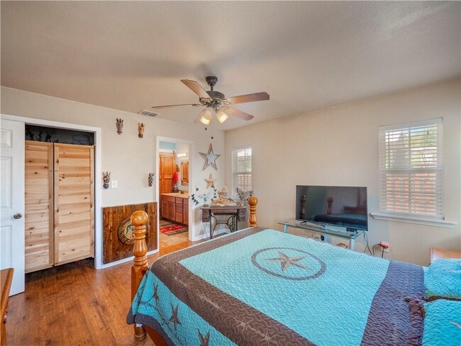 Building Photo - 691 Tamarack Dr