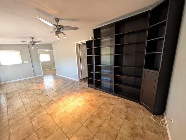 Building Photo - 3 Bedroom 2.5 Bathroom Cavalier Palms House
