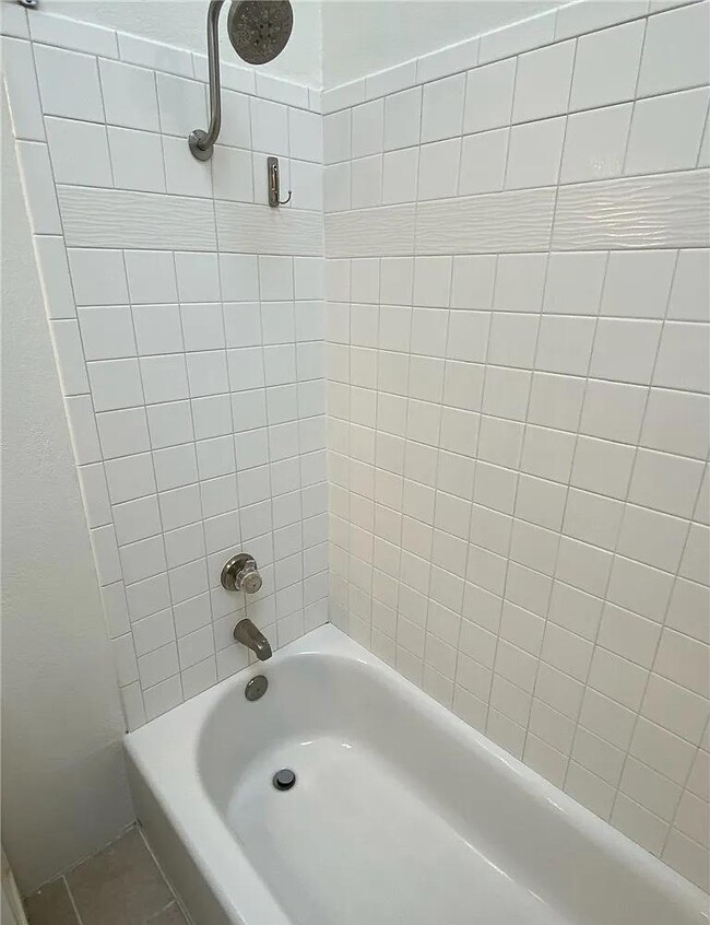 Building Photo - 4852 Tiara Dr