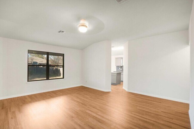 Building Photo - 3310 Blue Ridge Dr