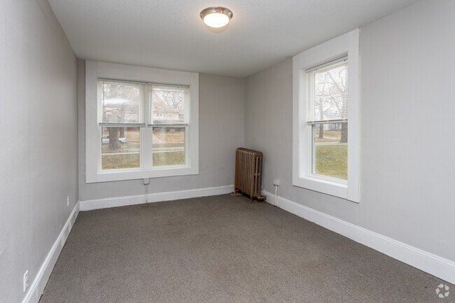 Studio - 350 SF - Eddy Apartments