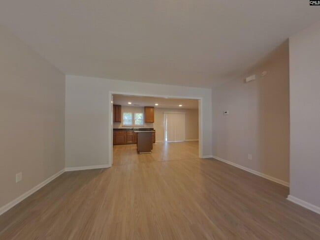 Building Photo - 453 Denman Loop