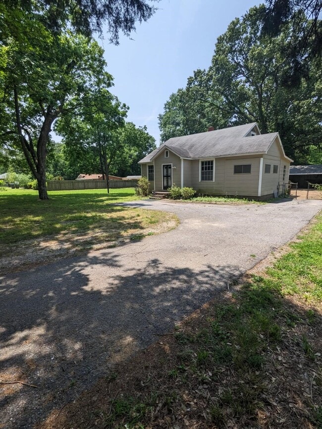 Building Photo - 1267 Garden Rd