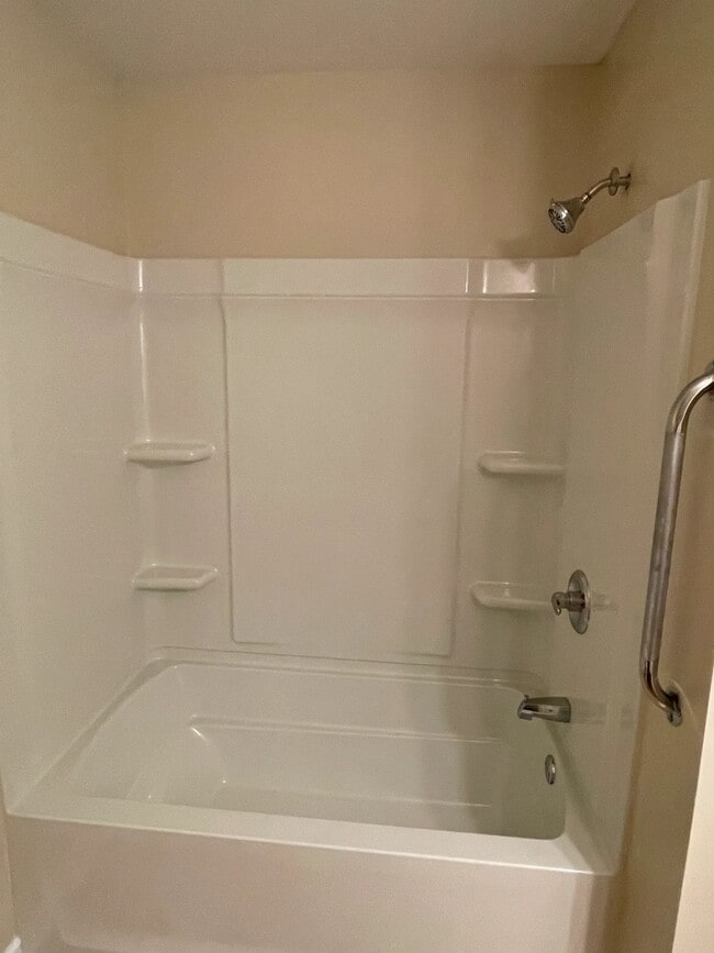 Building Photo - 2817 Ridgecrest Dr