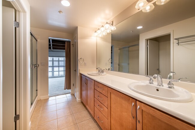 Building Photo - Luxury Loft Style Home in Japantown! Come ...