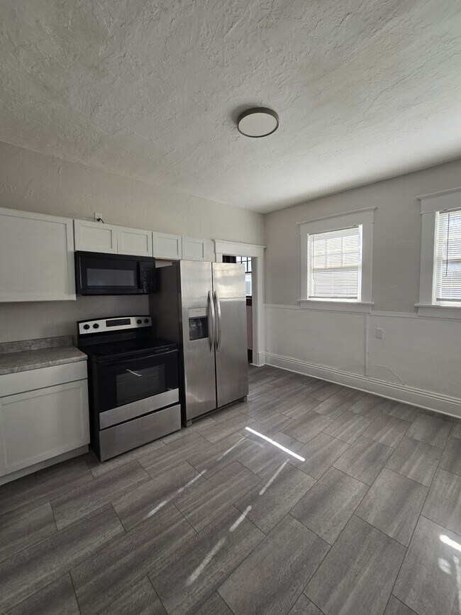 Building Photo - 305 N Pennsylvania Ave