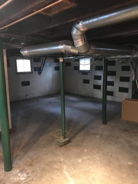 Building Photo - 141 W Northwood Ave