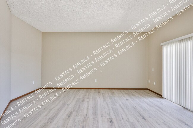 Building Photo - 13610 N 108th Dr