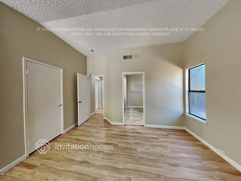 Building Photo - 8111 Darien Cir
