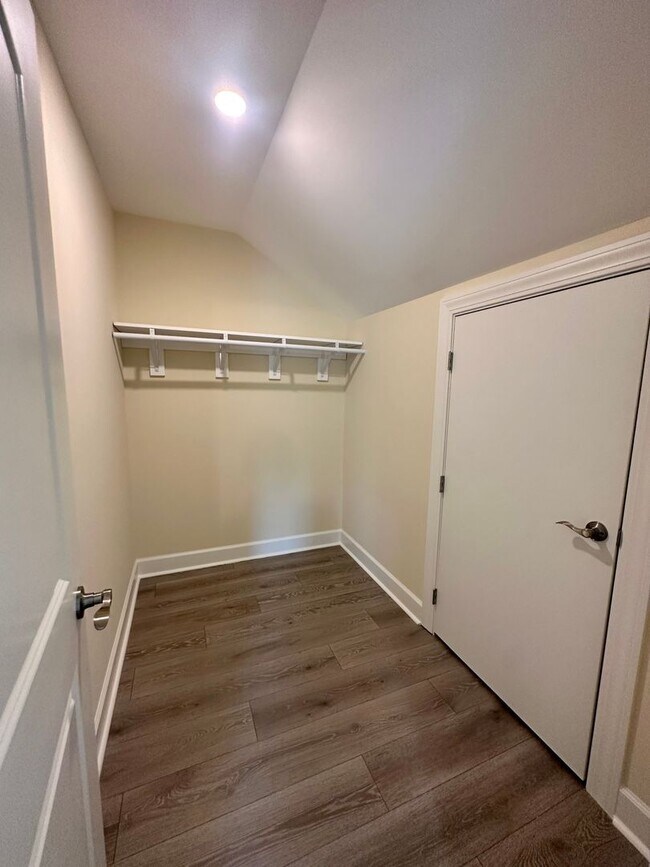 Building Photo - Brand New! Pre-leasing 26-27 Students