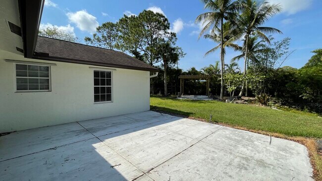 Building Photo - 17548 32nd Ln N