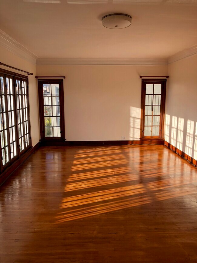 Building Photo - 202 S New Hampshire Ave