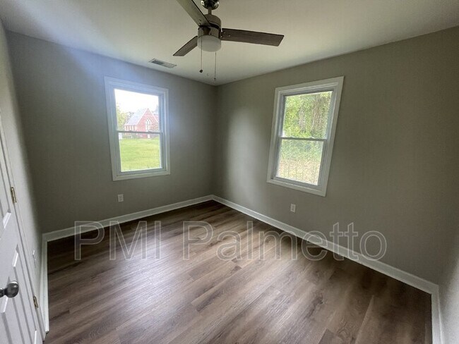 Building Photo - 1016 Walnut St