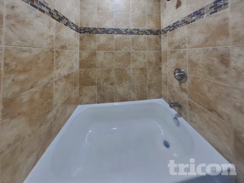 Building Photo - 2933 Sabal Palm Dr