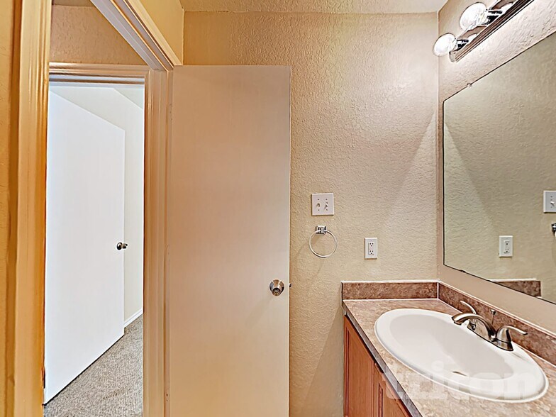 Building Photo - 13127 Southton Run