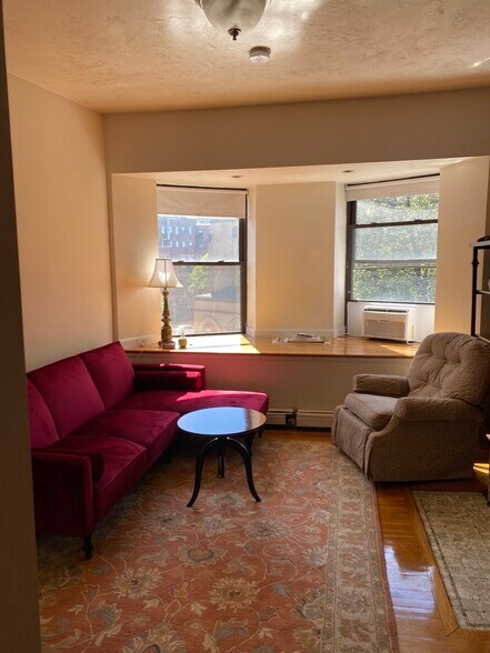 Building Photo - 58 Gainsborough St