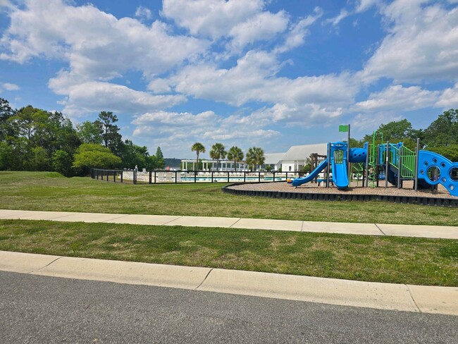 Building Photo - *Special offer $250 off first months rent!...
