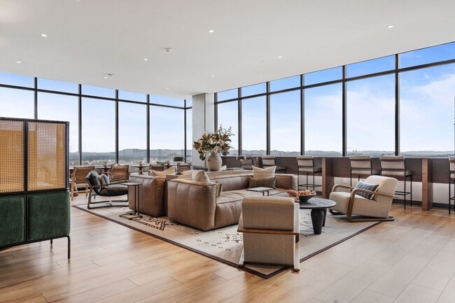 Building Photo - 1212 Demonbreun St