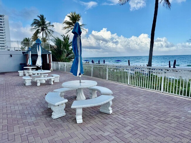 Building Photo - 3850 Galt Ocean Dr