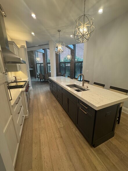 Building Photo - 230 S 3rd St