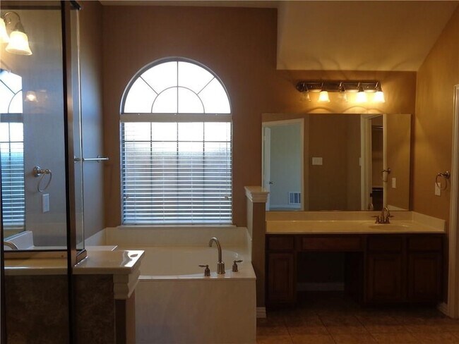 Building Photo - 7064 Bethlehem Dr