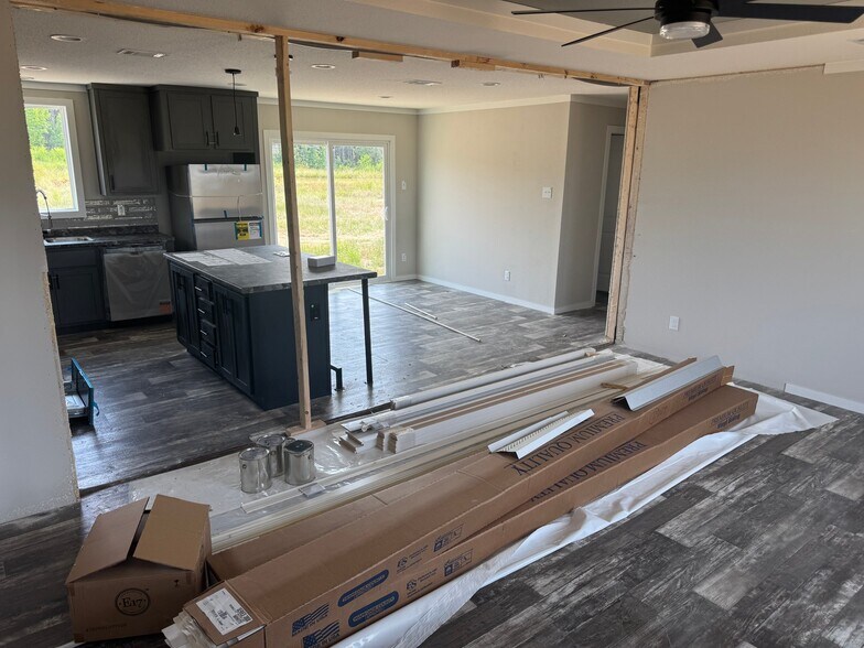 Building Photo - 120 Patriot Ln