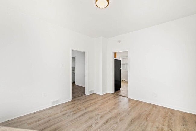 Building Photo - Recently Renovated Home in Coraopolis