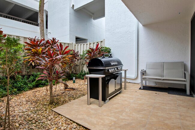 Building Photo - 4744 S Ocean Blvd