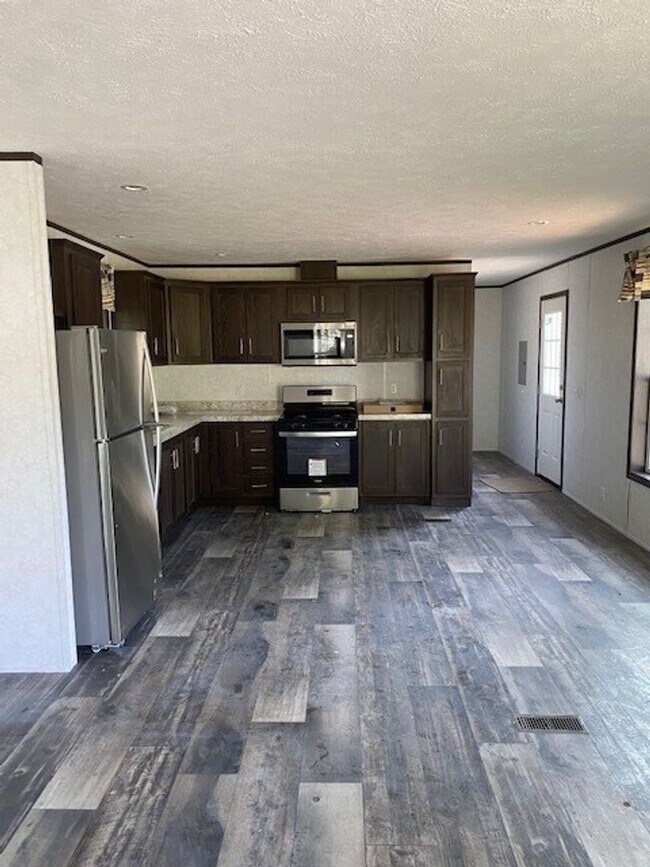 Building Photo - New 2 Bedroom Mobile Home-Denver