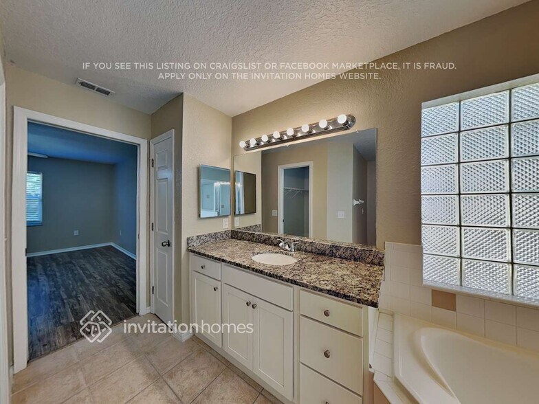 Building Photo - 3171 Huntington Ln