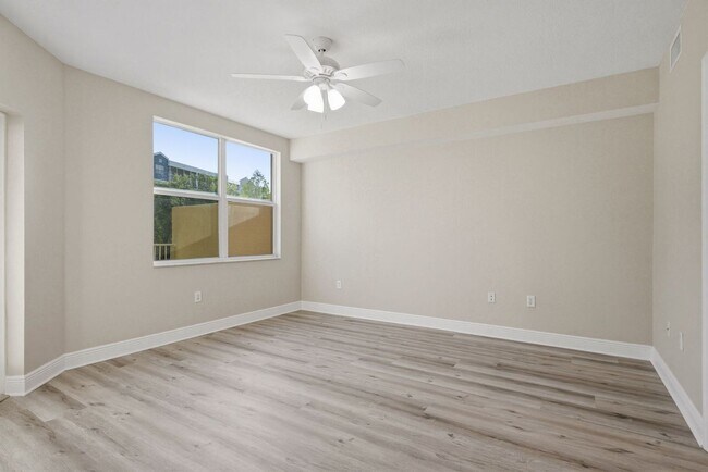 Building Photo - 960 Starkey Rd