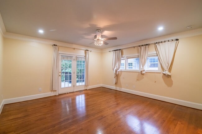 Building Photo - Spacious charmer in the heart of Dilworth ...
