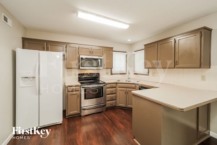 Building Photo - 16110 Spring Valley Rd