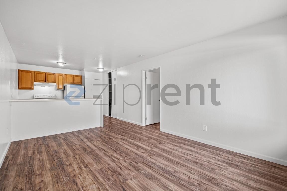 Building Photo - 100 Village Dr