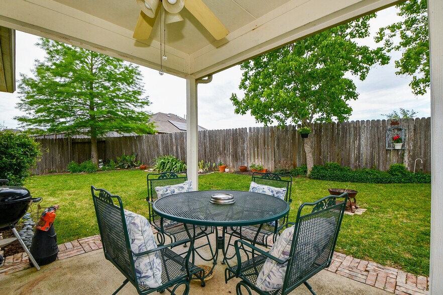 Building Photo - 20302 Mathis Landing Dr