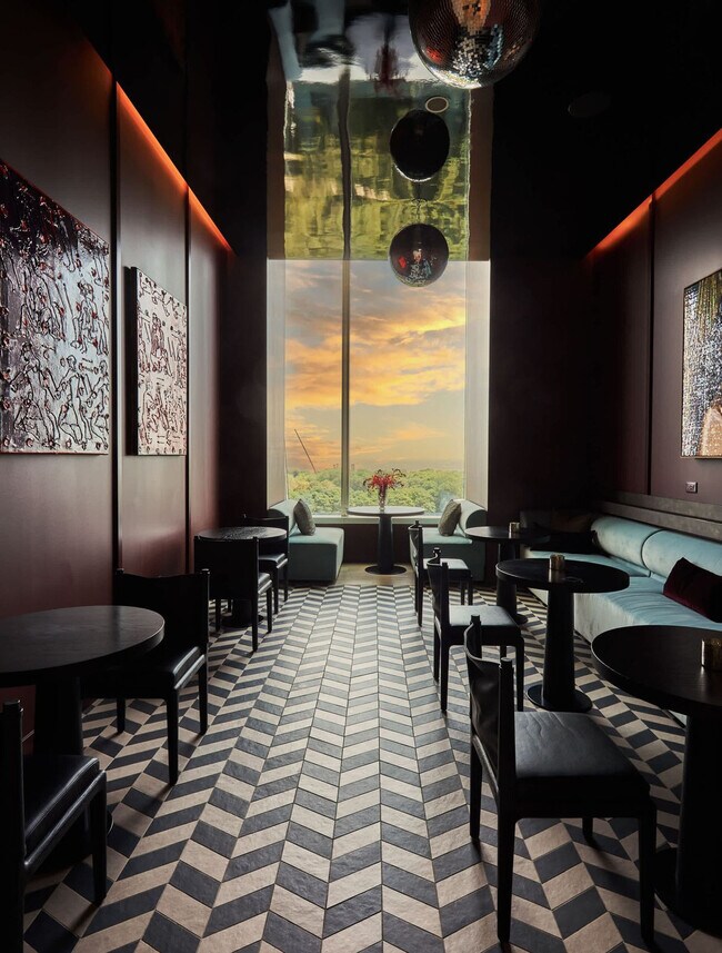 Building Photo - 1000 S Michigan Ave