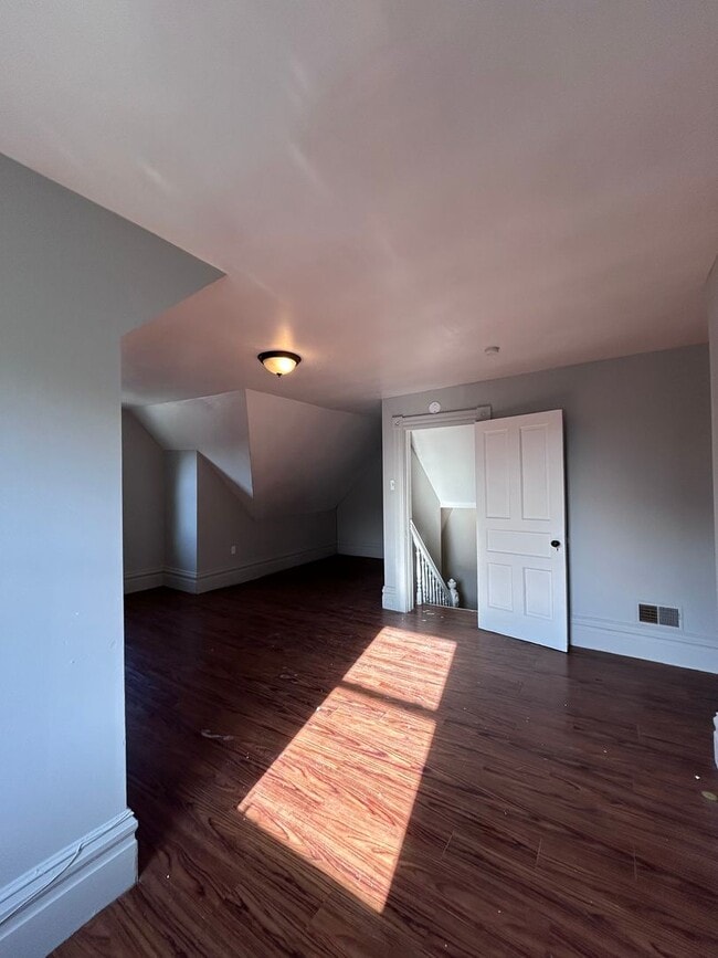 Building Photo - 3BR Single-Family Home + Office | Garage | Fresh Updates| Perrysville Avenue