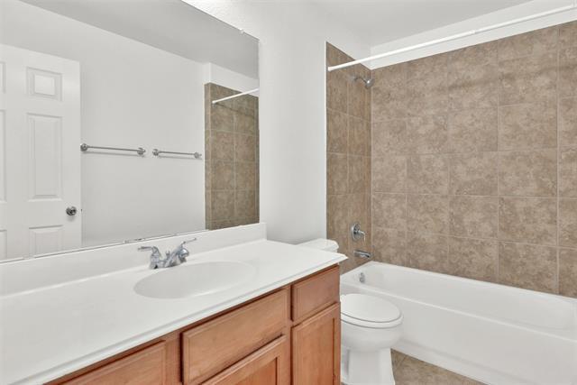 Building Photo - 13476 Mondovi Dr