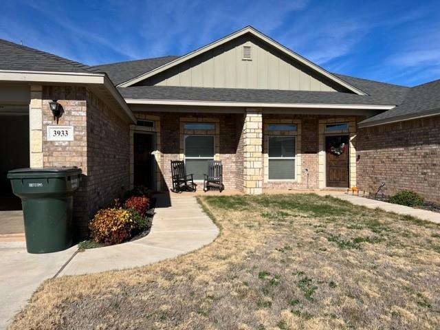 Primary Photo - 3933 Carrera Ln